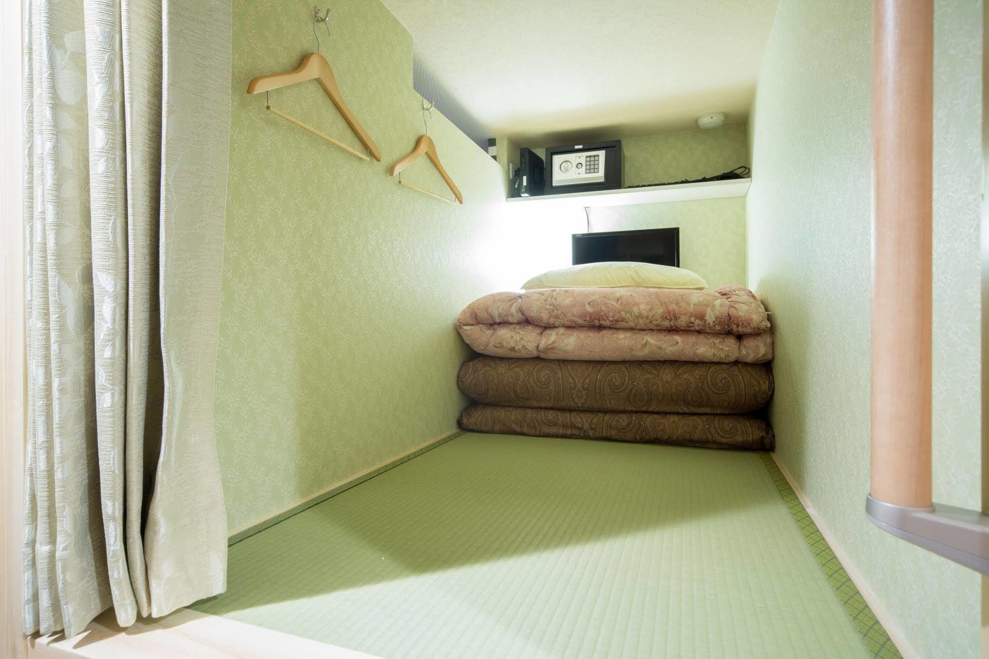 Hostel Wasabi Nagoya Ekimae Buitenkant foto