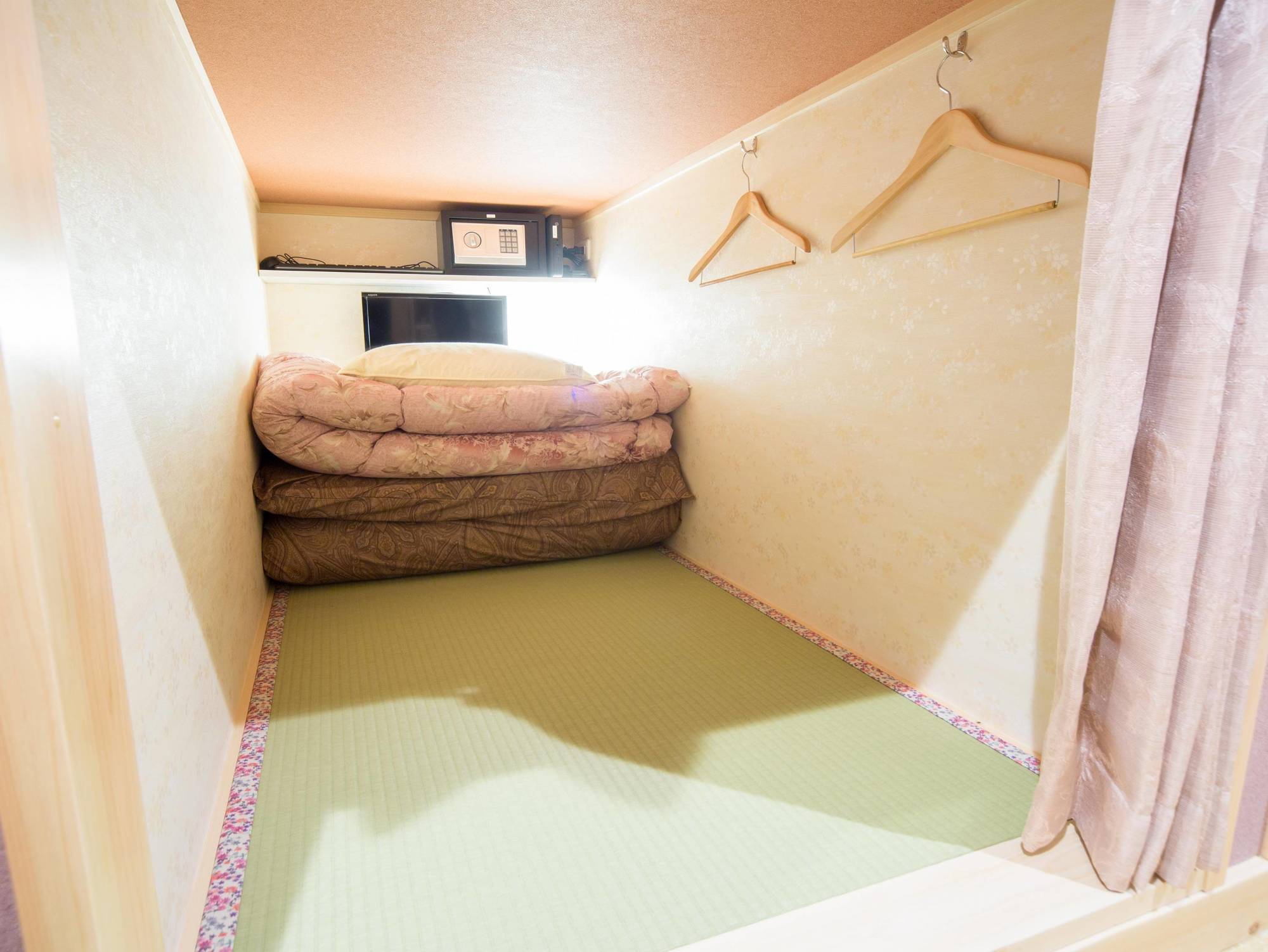 Hostel Wasabi Nagoya Ekimae Buitenkant foto