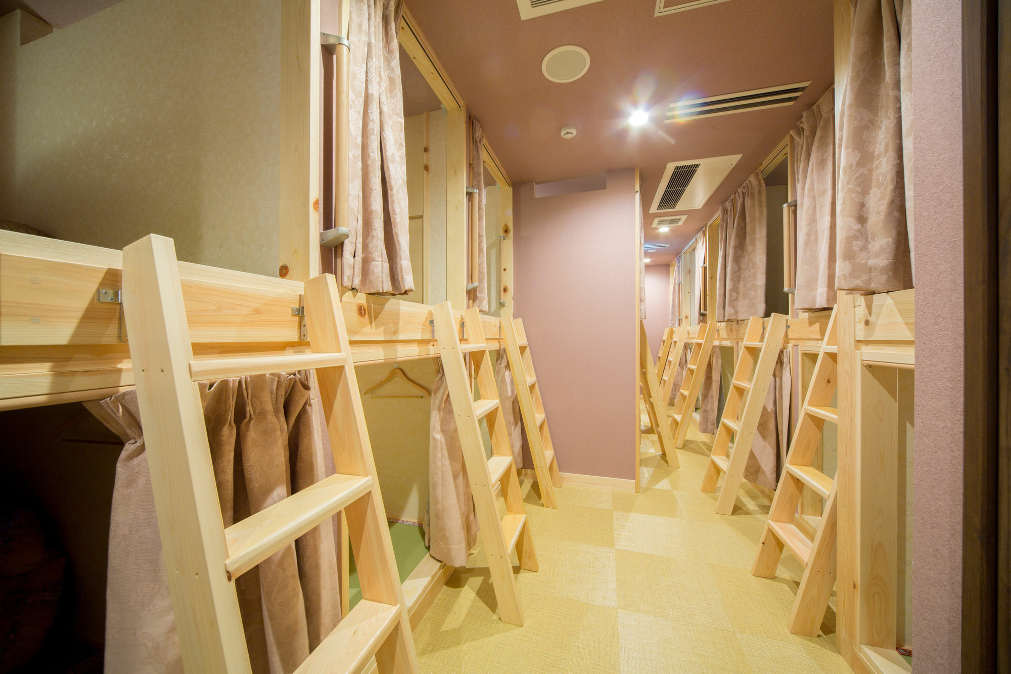 Hostel Wasabi Nagoya Ekimae Buitenkant foto